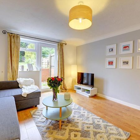 Modern 2 Bed House Sleeps 6 Southam Town Centre - Inspire Homes Ltd Kültér fotó