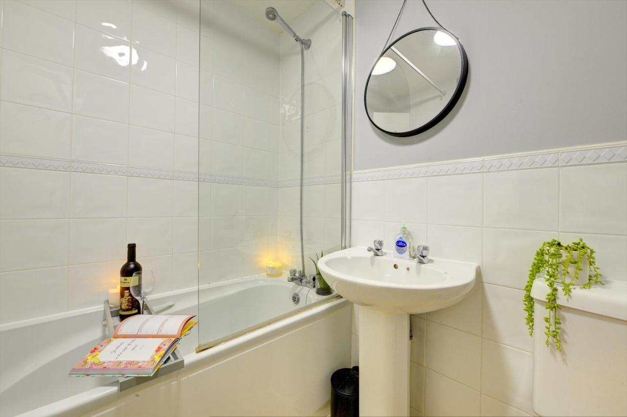 Modern 2 Bed House Sleeps 6 Southam Town Centre - Inspire Homes Ltd Kültér fotó