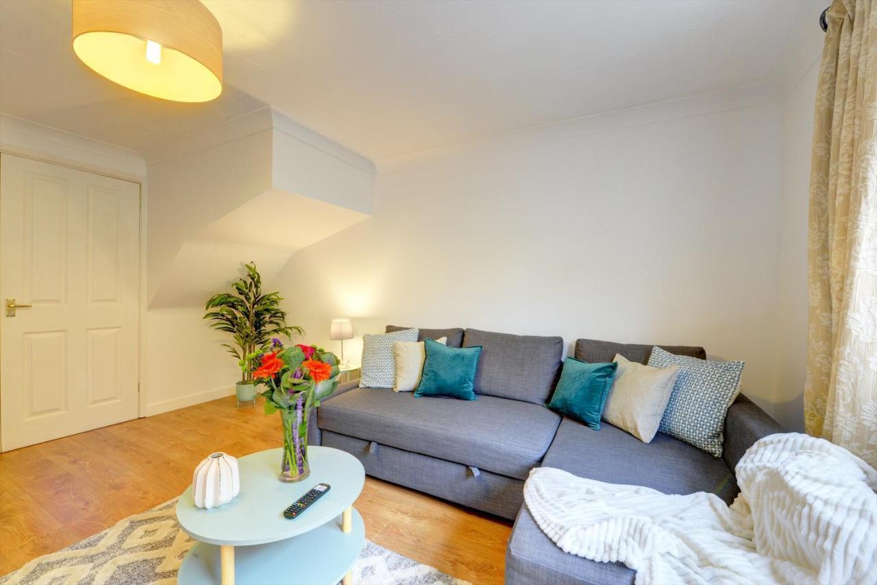 Modern 2 Bed House Sleeps 6 Southam Town Centre - Inspire Homes Ltd Kültér fotó