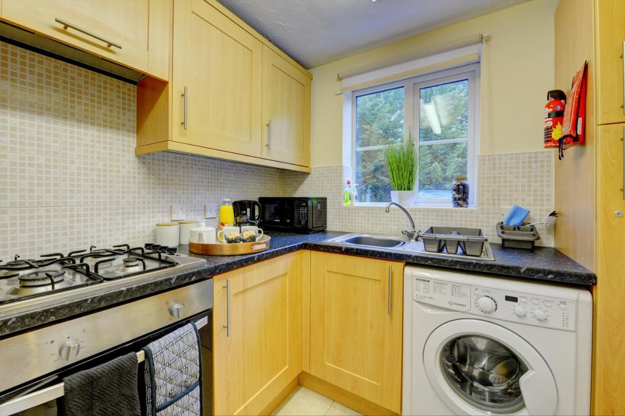 Modern 2 Bed House Sleeps 6 Southam Town Centre - Inspire Homes Ltd Kültér fotó